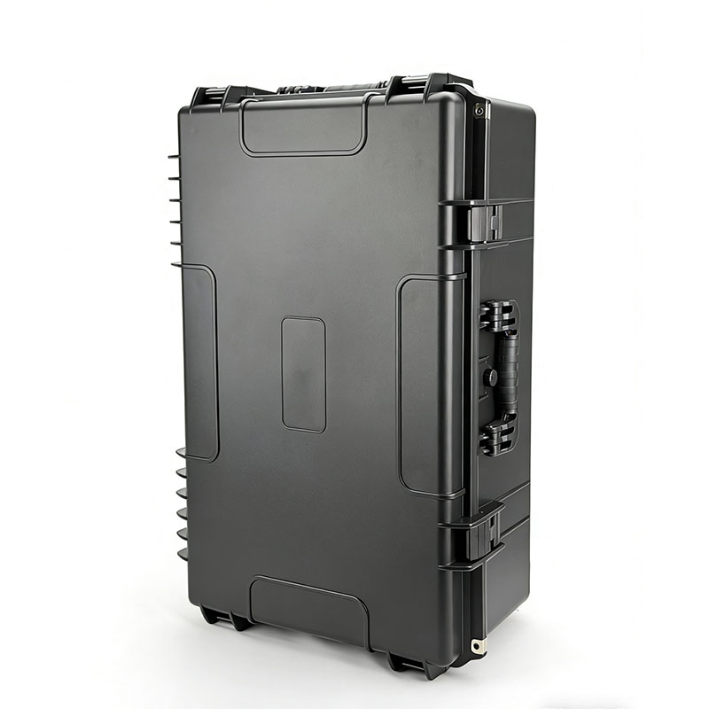 Жесткий кейс для тяги большого размера.